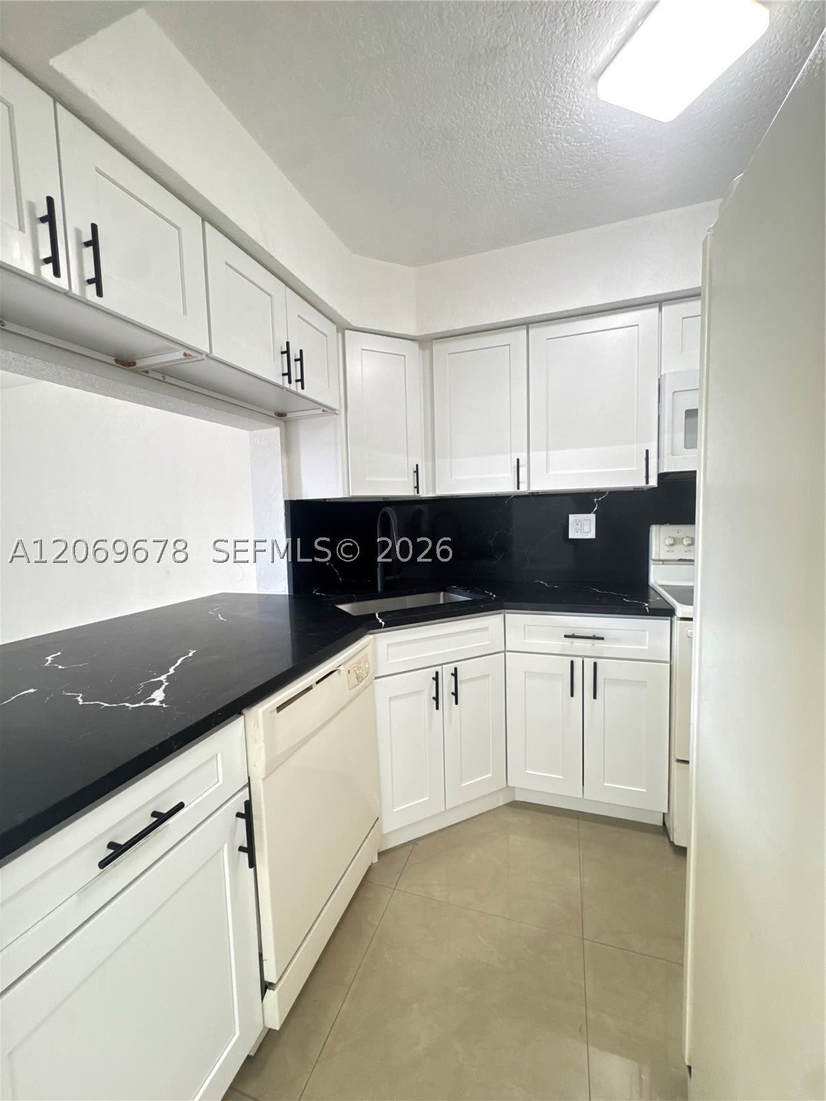 8500 NW 8th St – photo 3