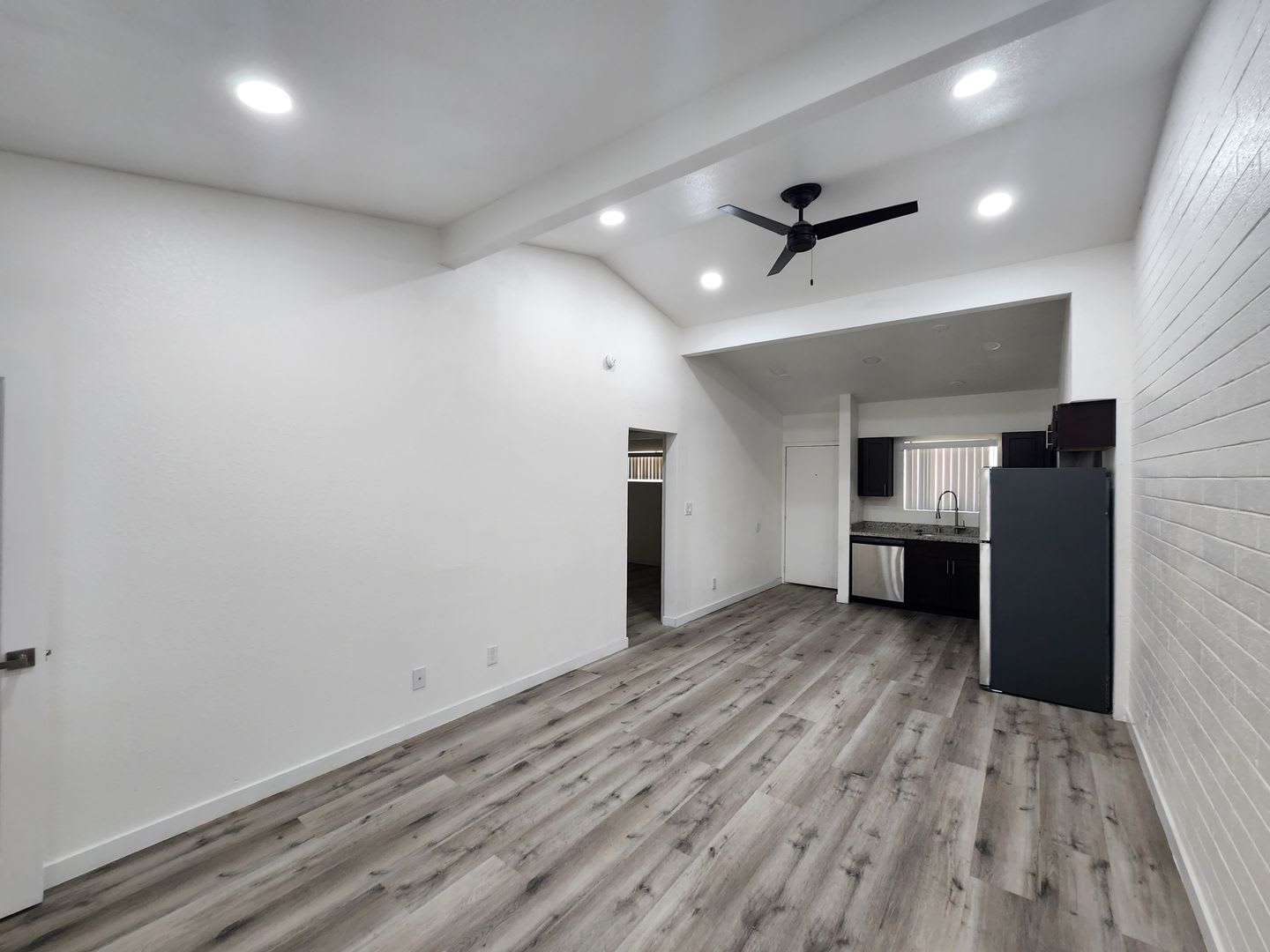 211 S 13th St Unit 04 – photo 4