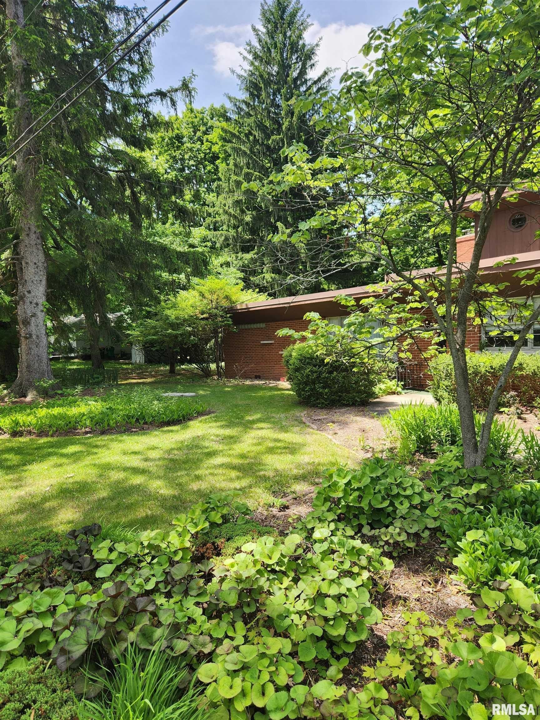 151 W DETWEILLER Drive – photo 2