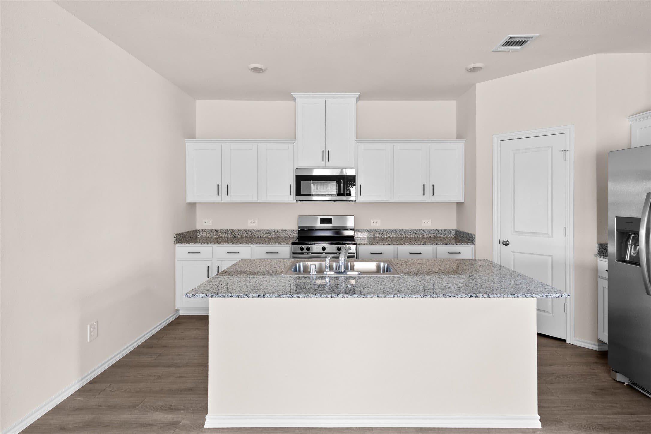 4611 Carnation Drive – photo 4