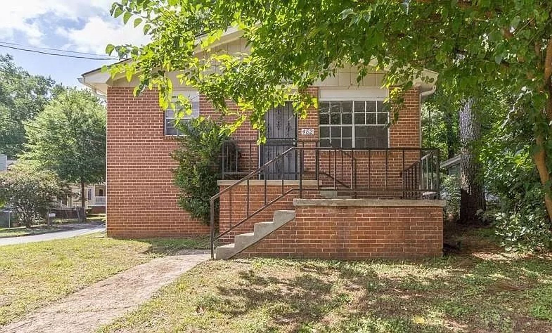 3 Bed 1.5 Bath in Atlanta! – photo 1