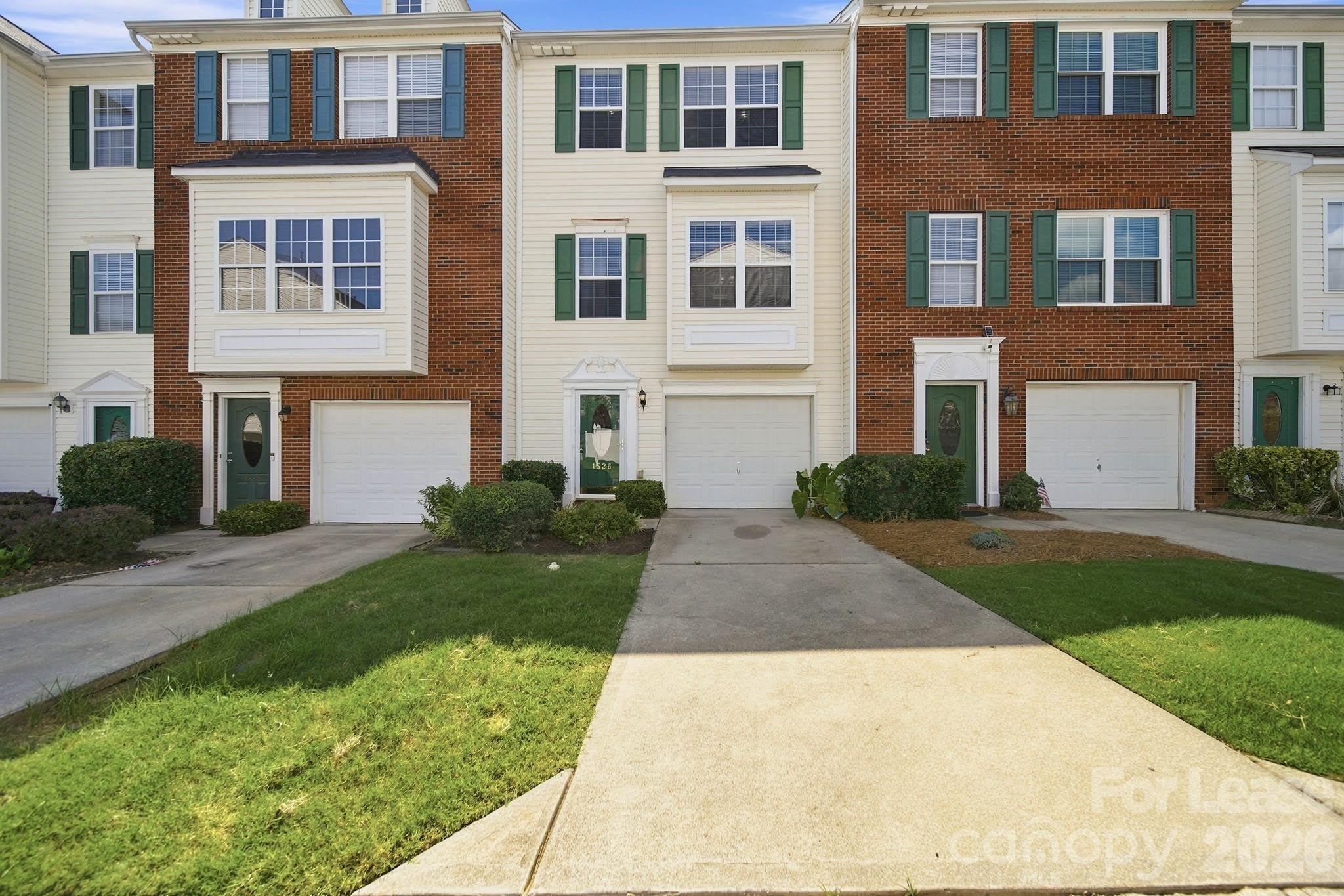 1526 Royal Auburn Avenue – photo 4