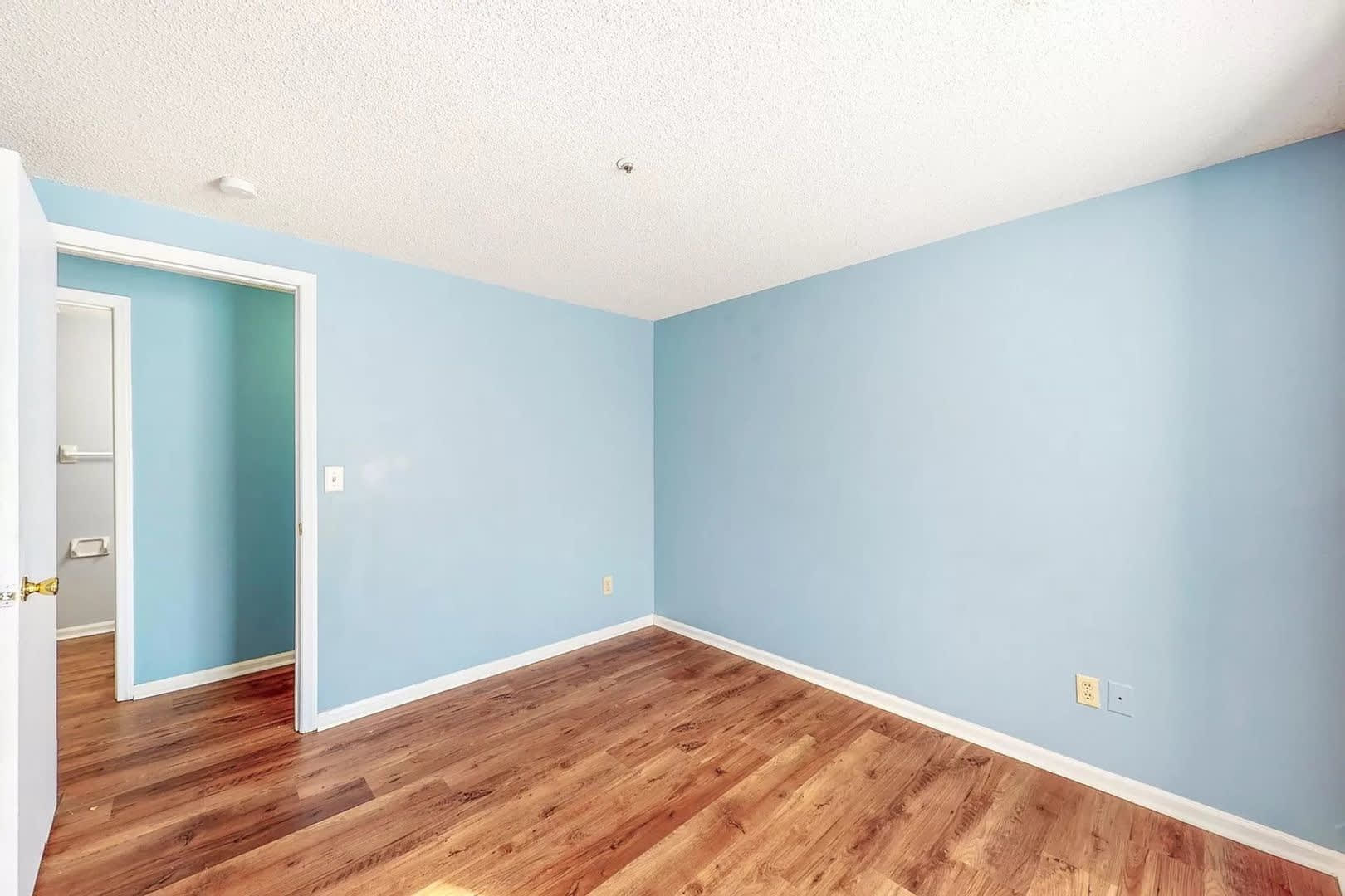 Room in 3 Bedroom Home at Arlyn Cir – photo 5