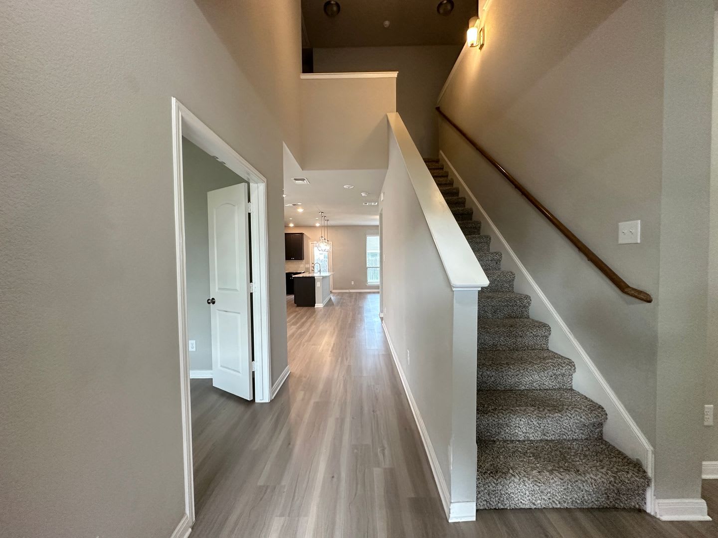 2 Weeks Free Rent! Small Pets Accepted! – photo 2