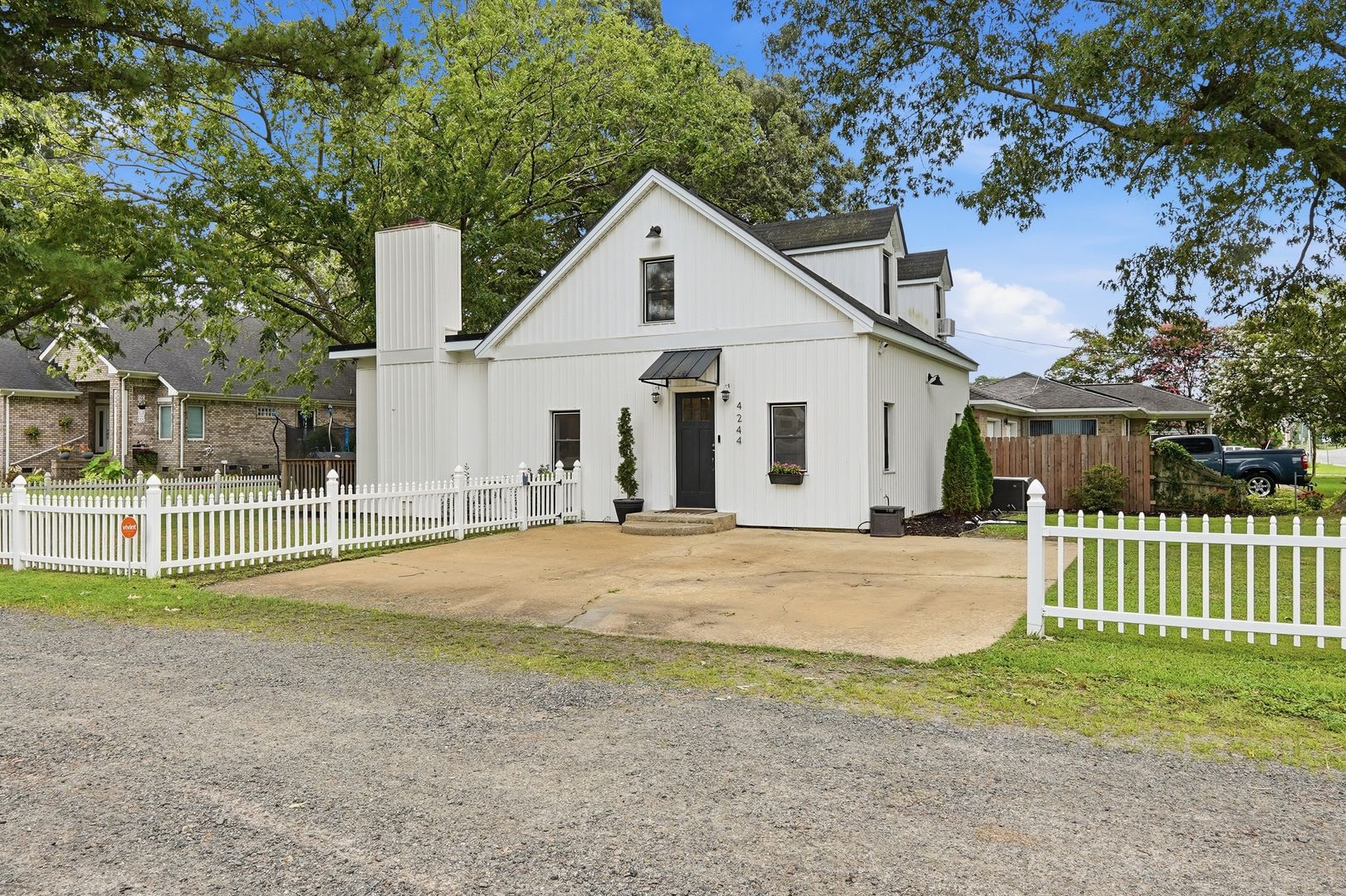 Modern Suffolk Living With Timeless Style And Spacious Indoor Outdoor Living In This 3Br 2Ba Single Family Home Available Now – photo 1