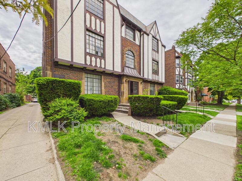 1352 Kenilworth Ave – photo 1