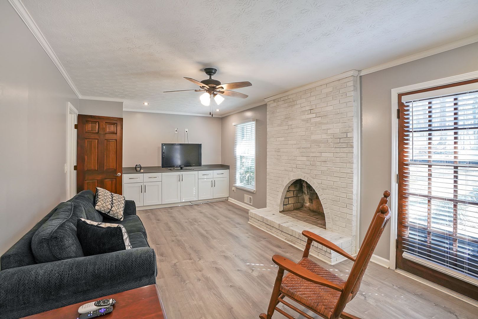 Room in 3 Bedroom Home at Mountainbrook Cir SW – photo 1