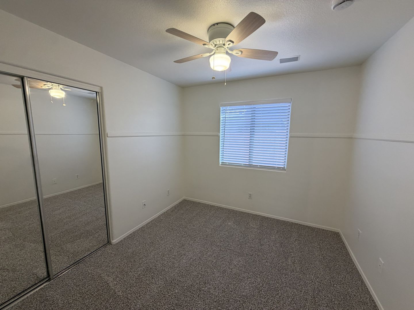 Refreshed 4 bed 2 bath with curb appeal and charm! – photo 5