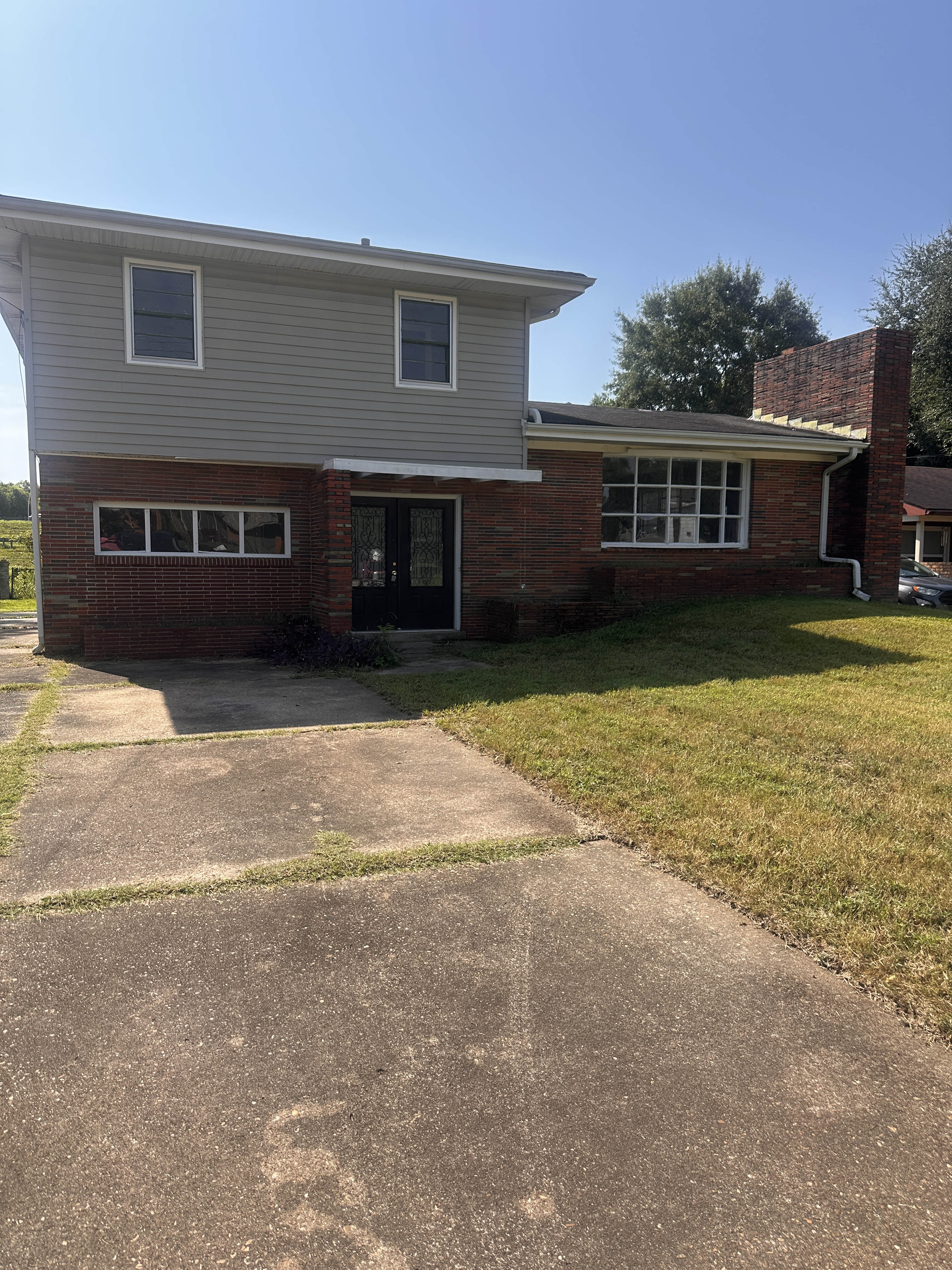 3437 Suwanee Dr – photo 1