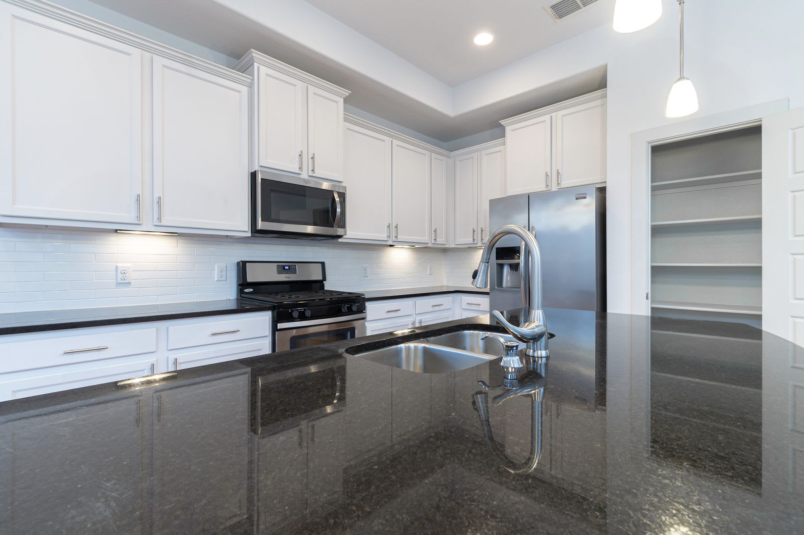 Huge Home In Perfect South Austin Location – photo 4