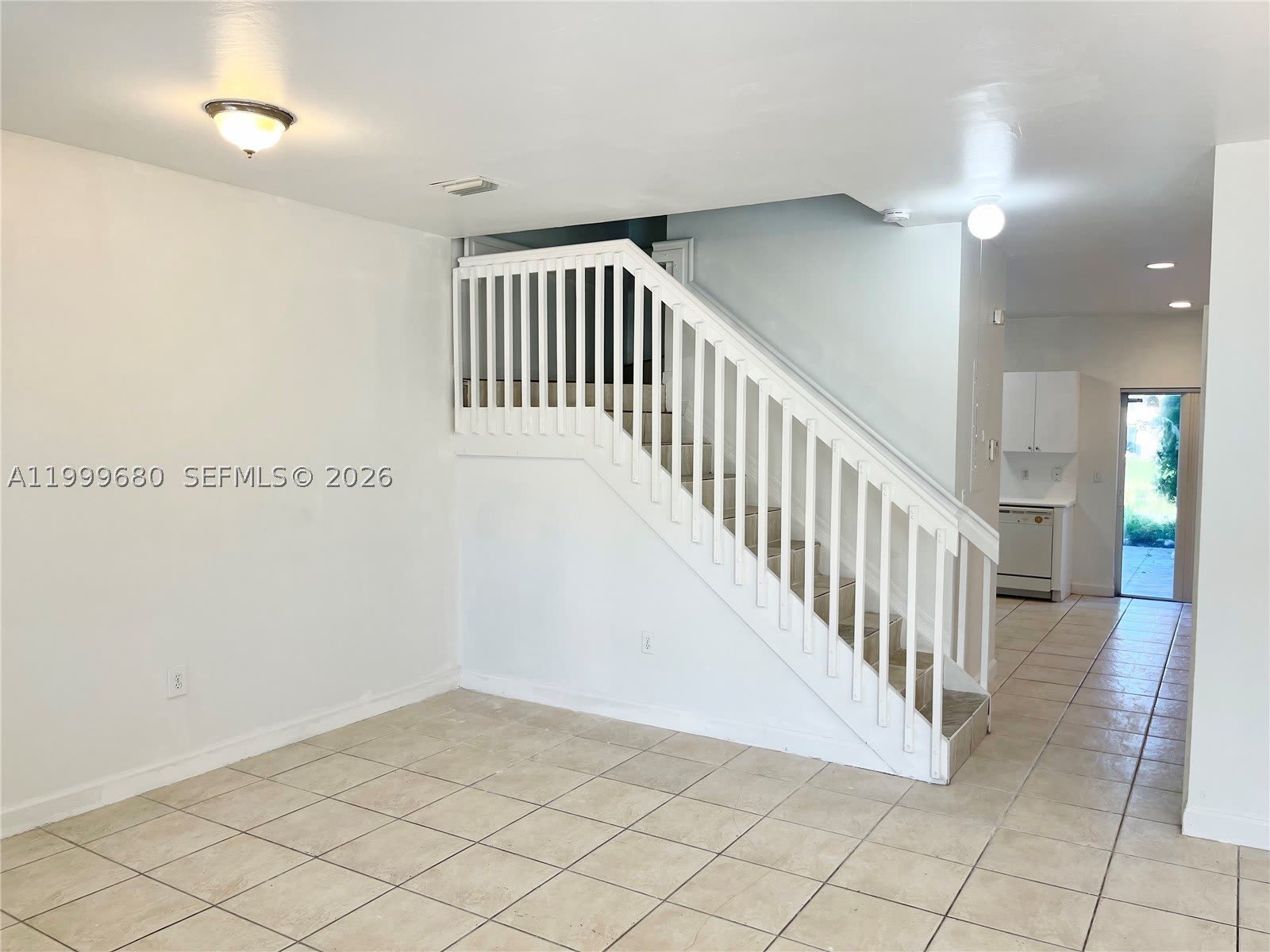 1635 SE 31st Ct – photo 4