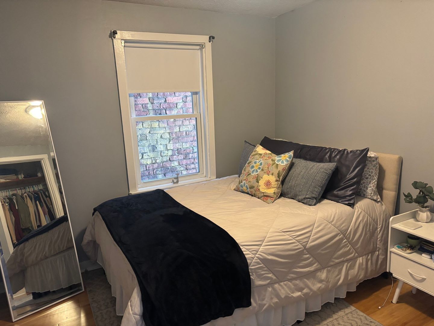 Large, updated 2 bed in a prime location in South Boston – photo 2