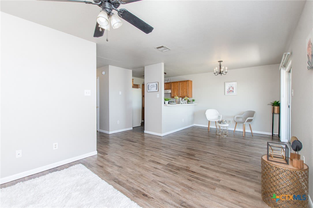 402 Deloris Dr. – photo 4
