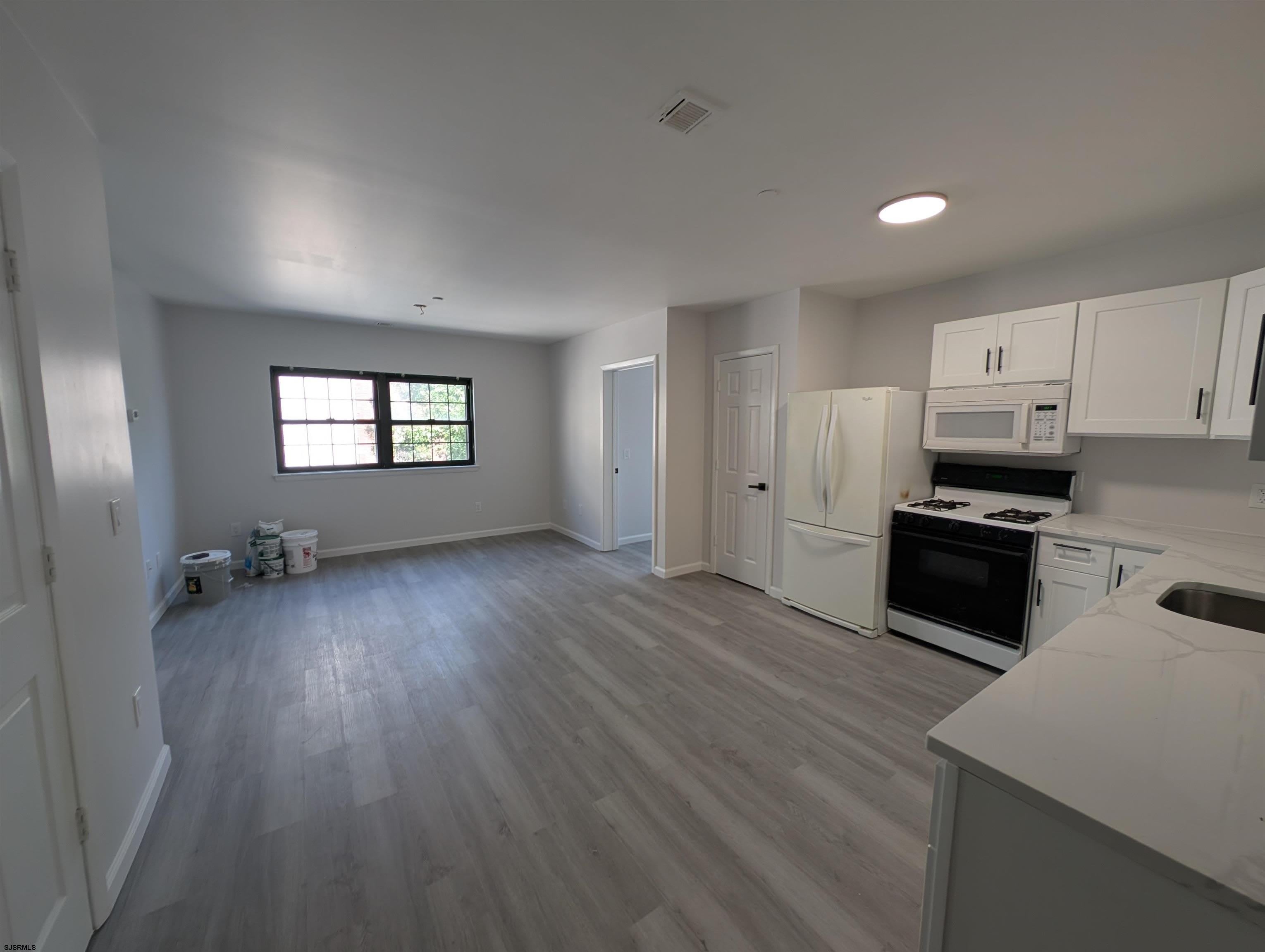 1413 Arctic Ave – photo 5