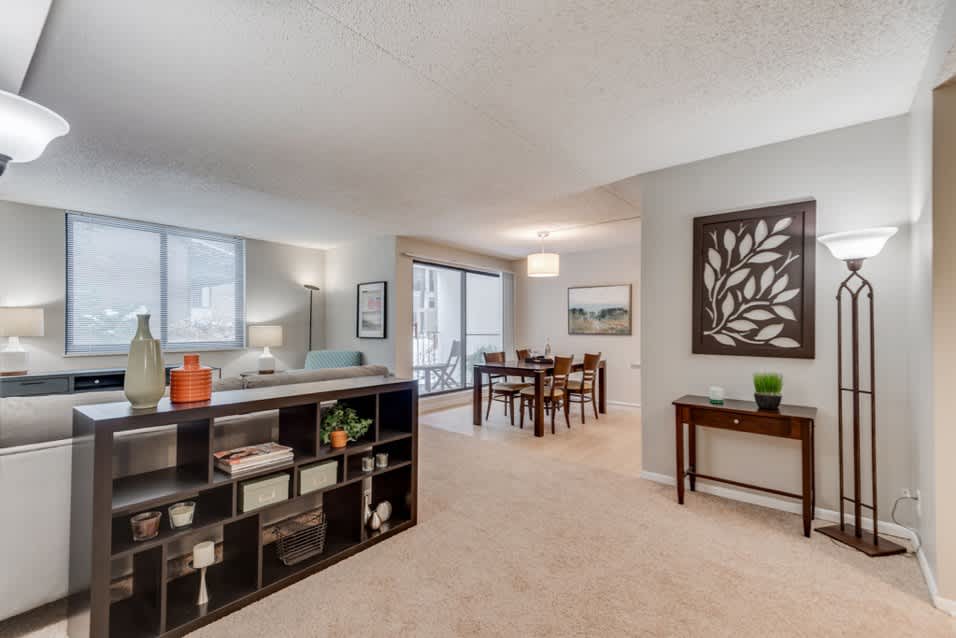 York Plaza Apartments – photo 4
