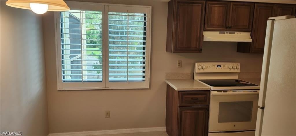 221 Fox Glen Dr – photo 3