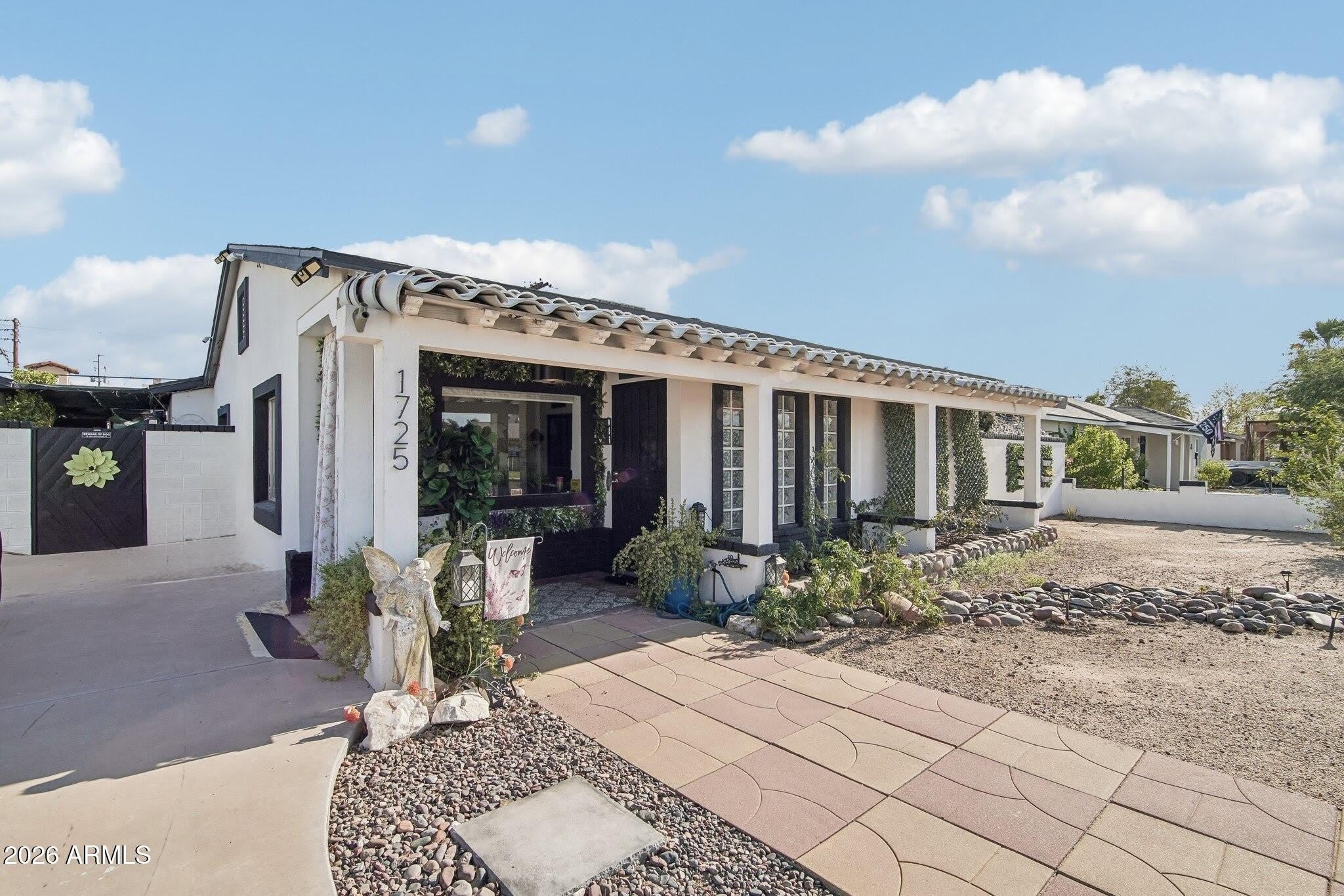 1725 E VERDE Lane – photo 1