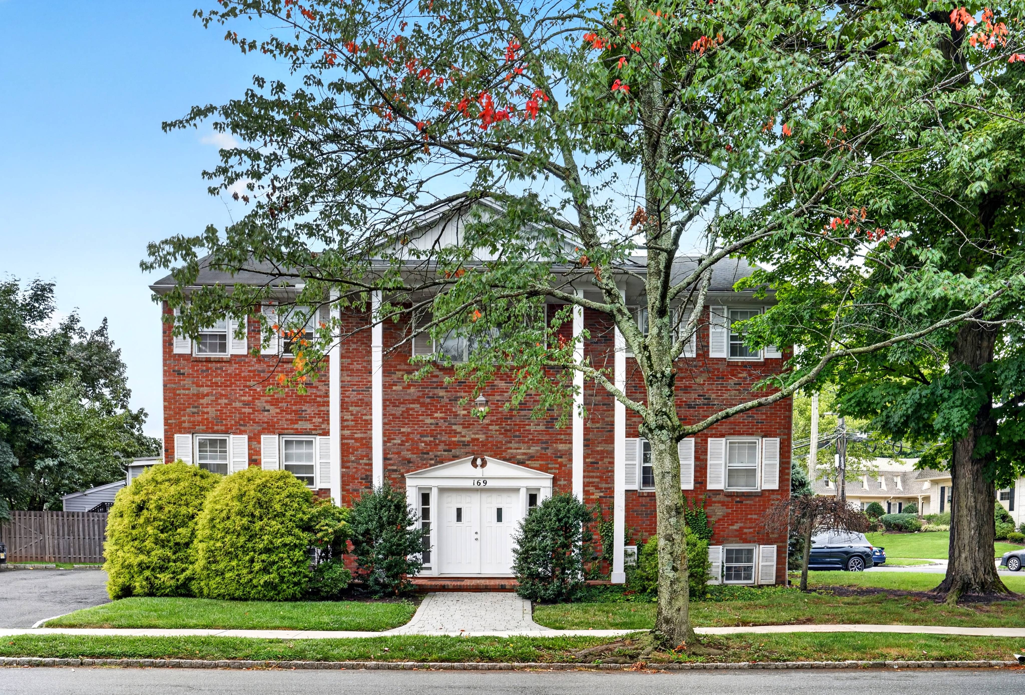 169 Mountain Avenue – photo 1