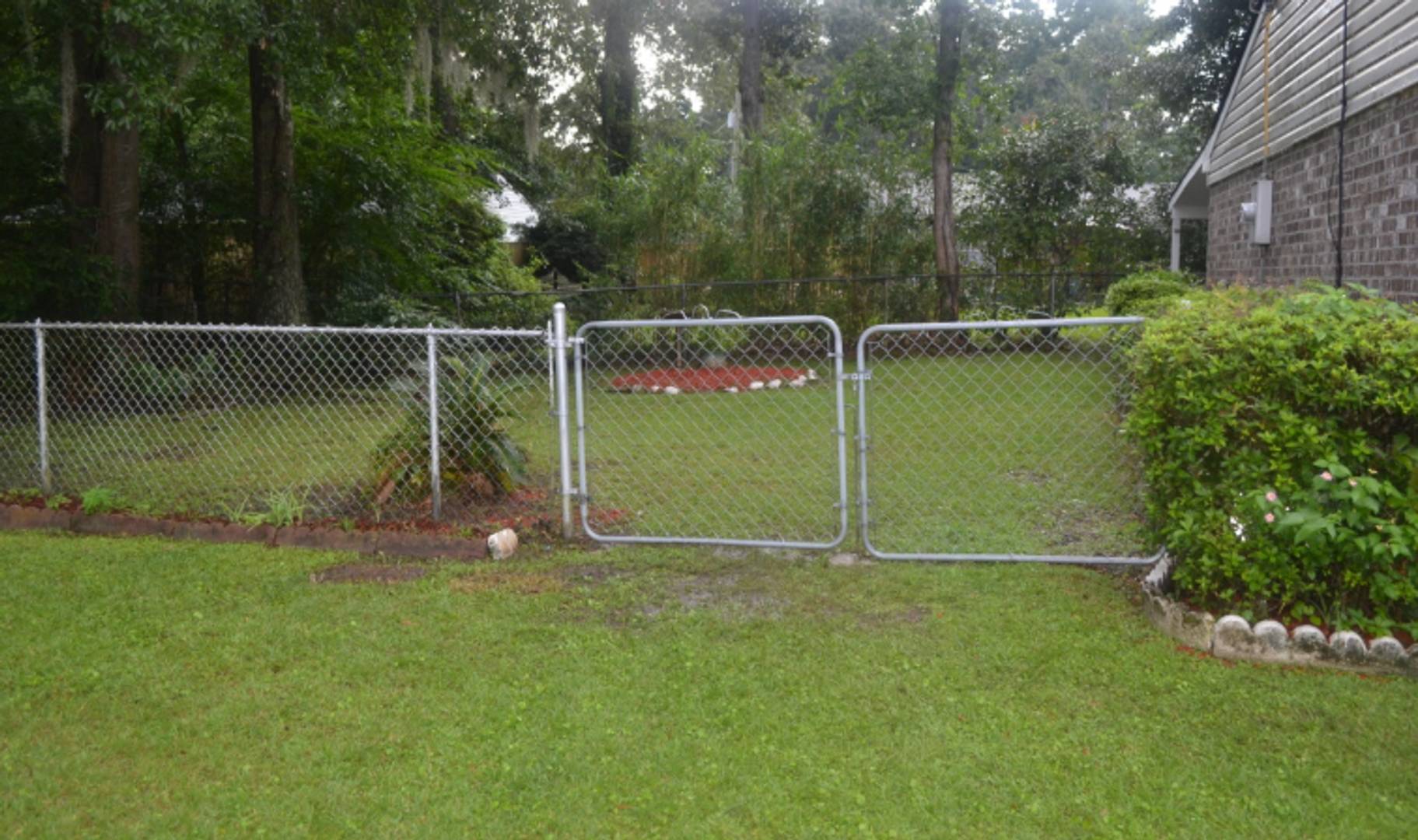 4 bed home in Charleston! – photo 3