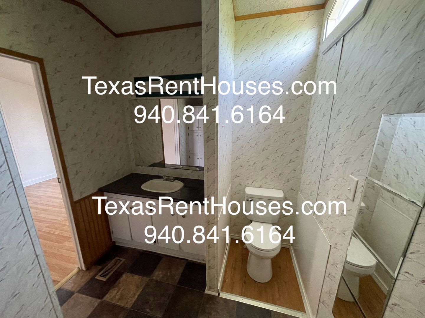 Pet Friendly Pets Are Welcomed In This 3 Bedroom 2 Bath Home With Fenced Yard – photo 2