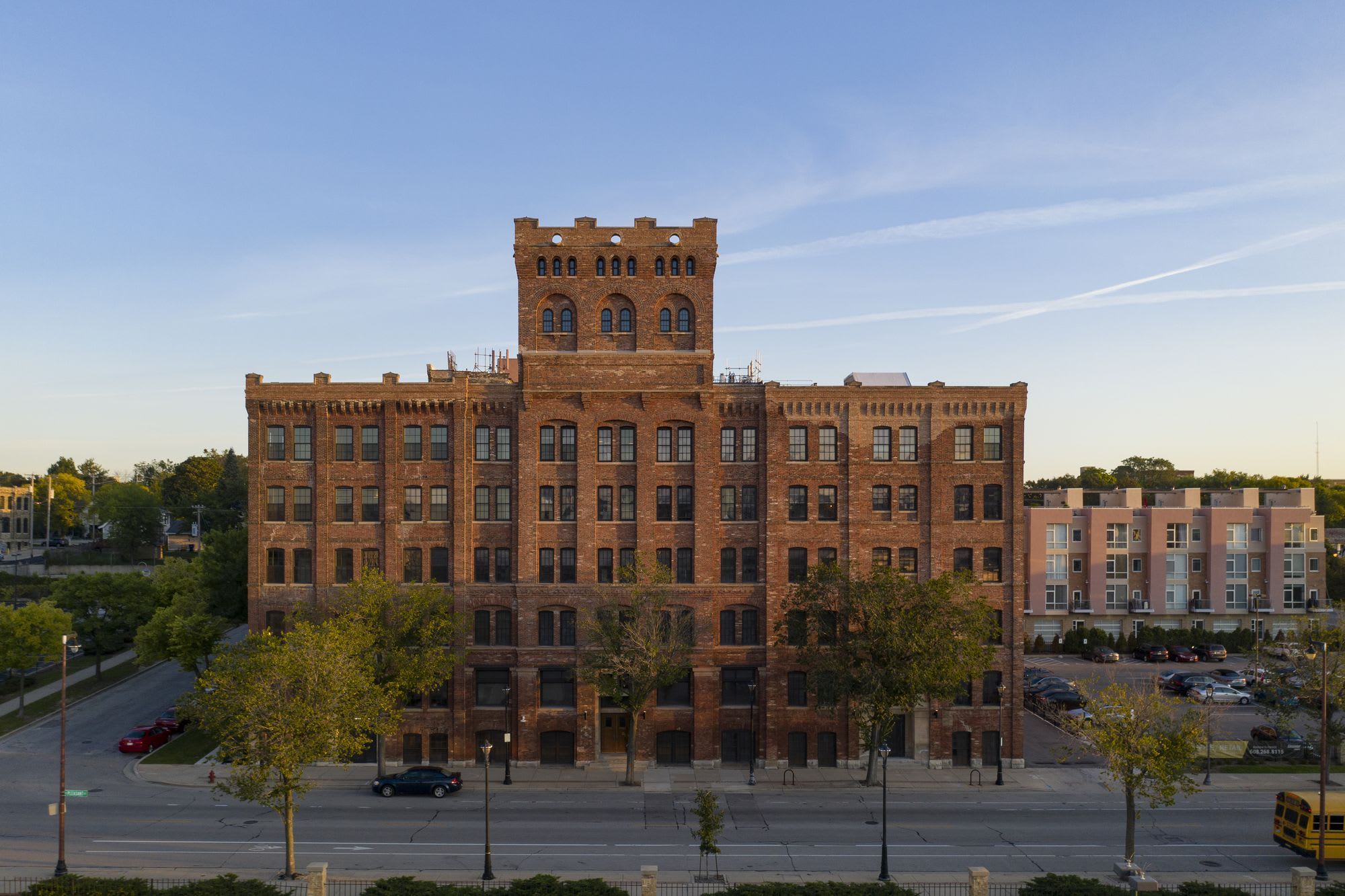 The Milwaukee Fortress – photo 2