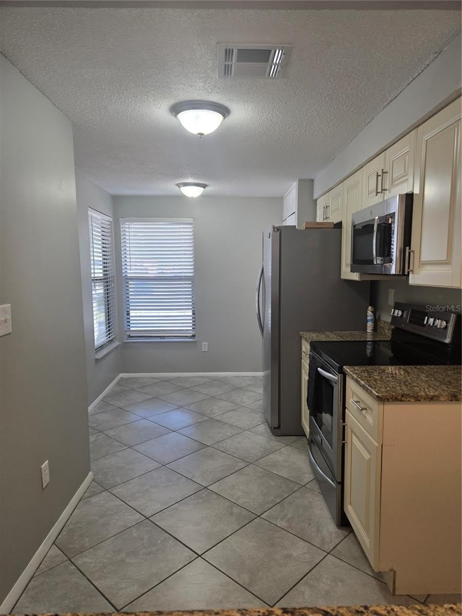 787 ARTHURS COURT – photo 2