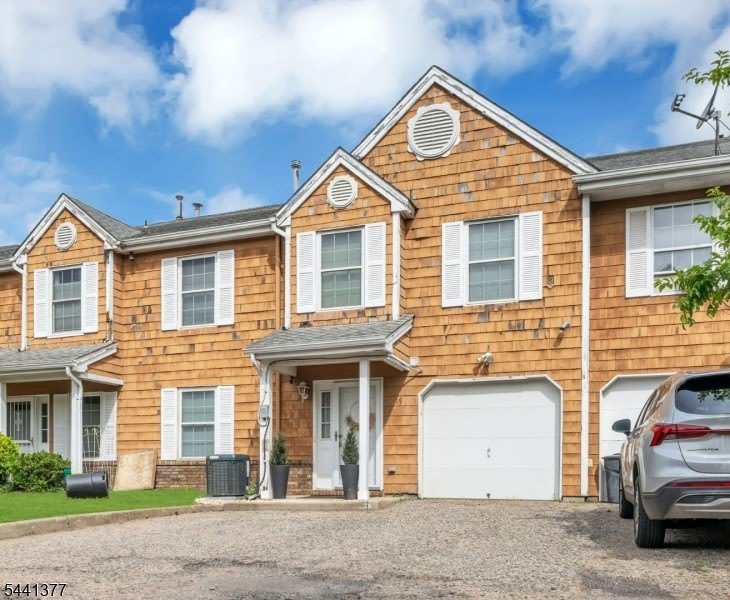 19 Delavan Ct – photo 3