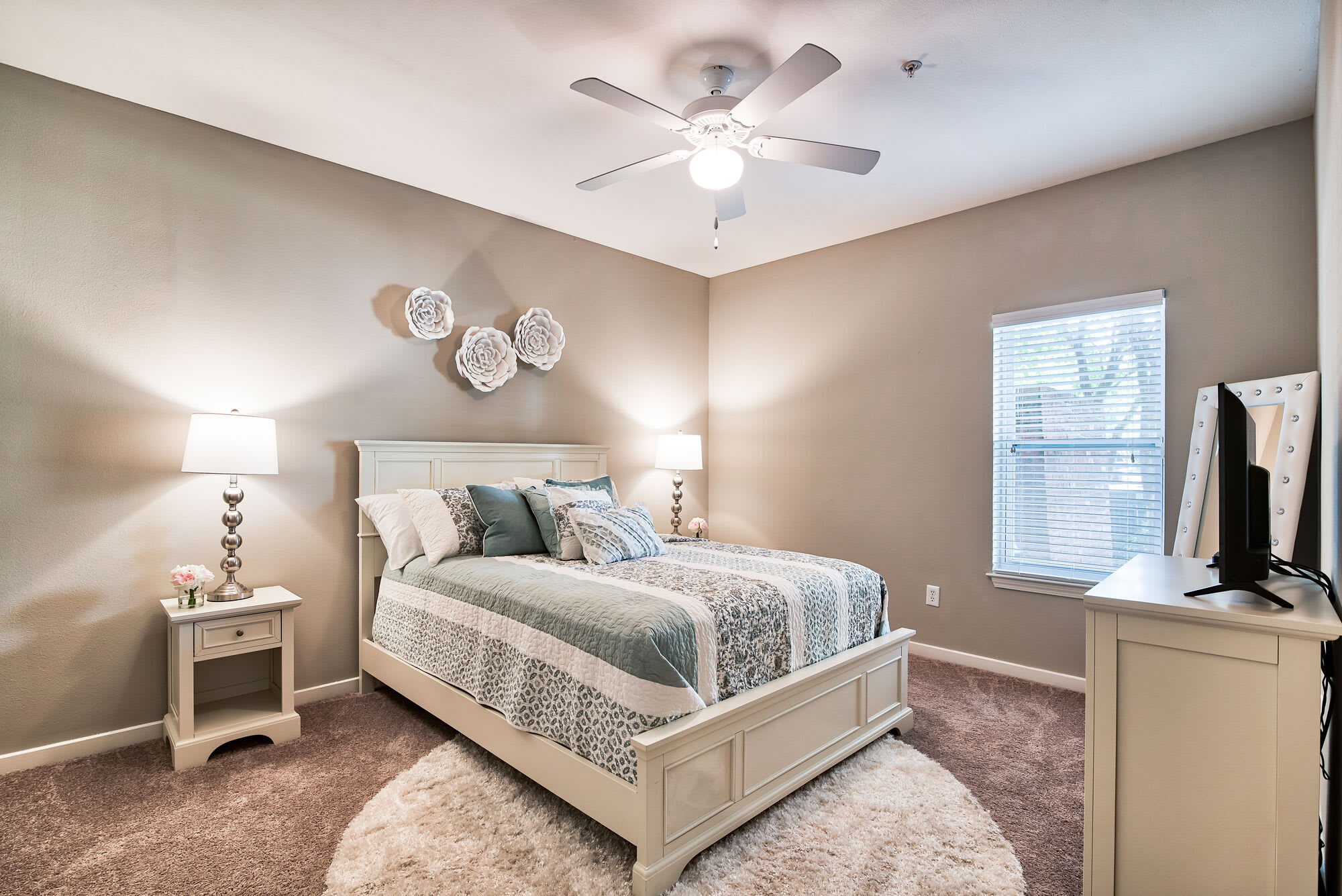 Cypress Lake Apartments – photo 2