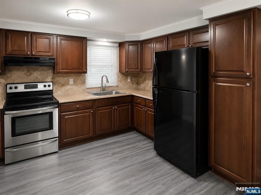 185 Oakwood Avenue – photo 3