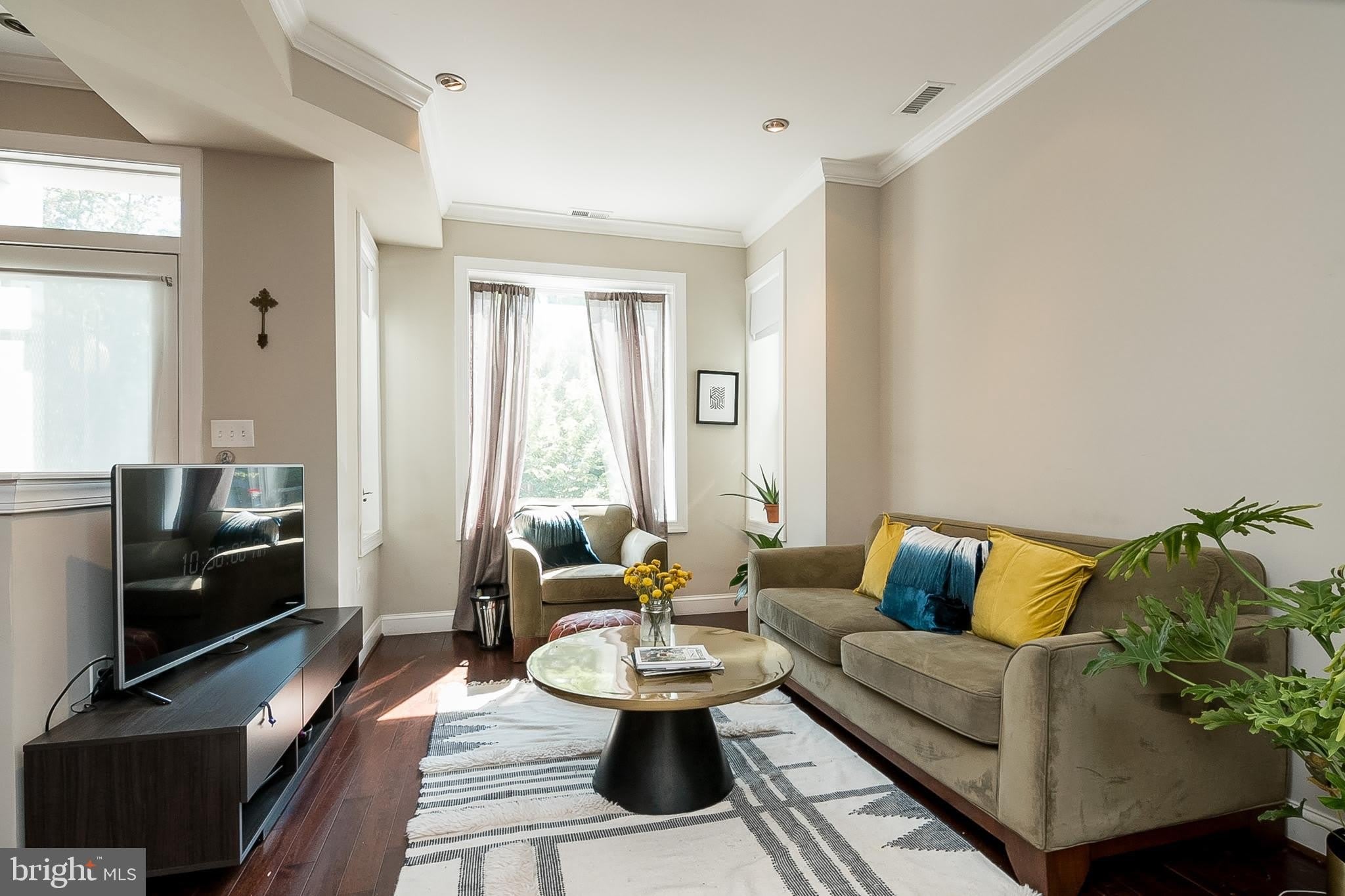 2030 FLAGLER Place NW – photo 5