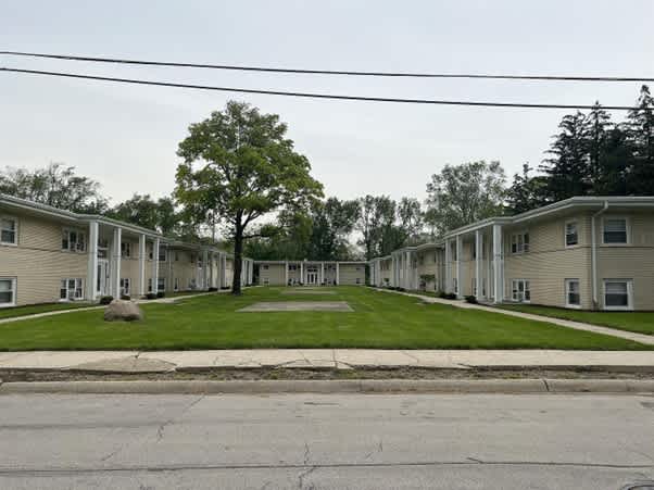 1036 E Division St – photo 4