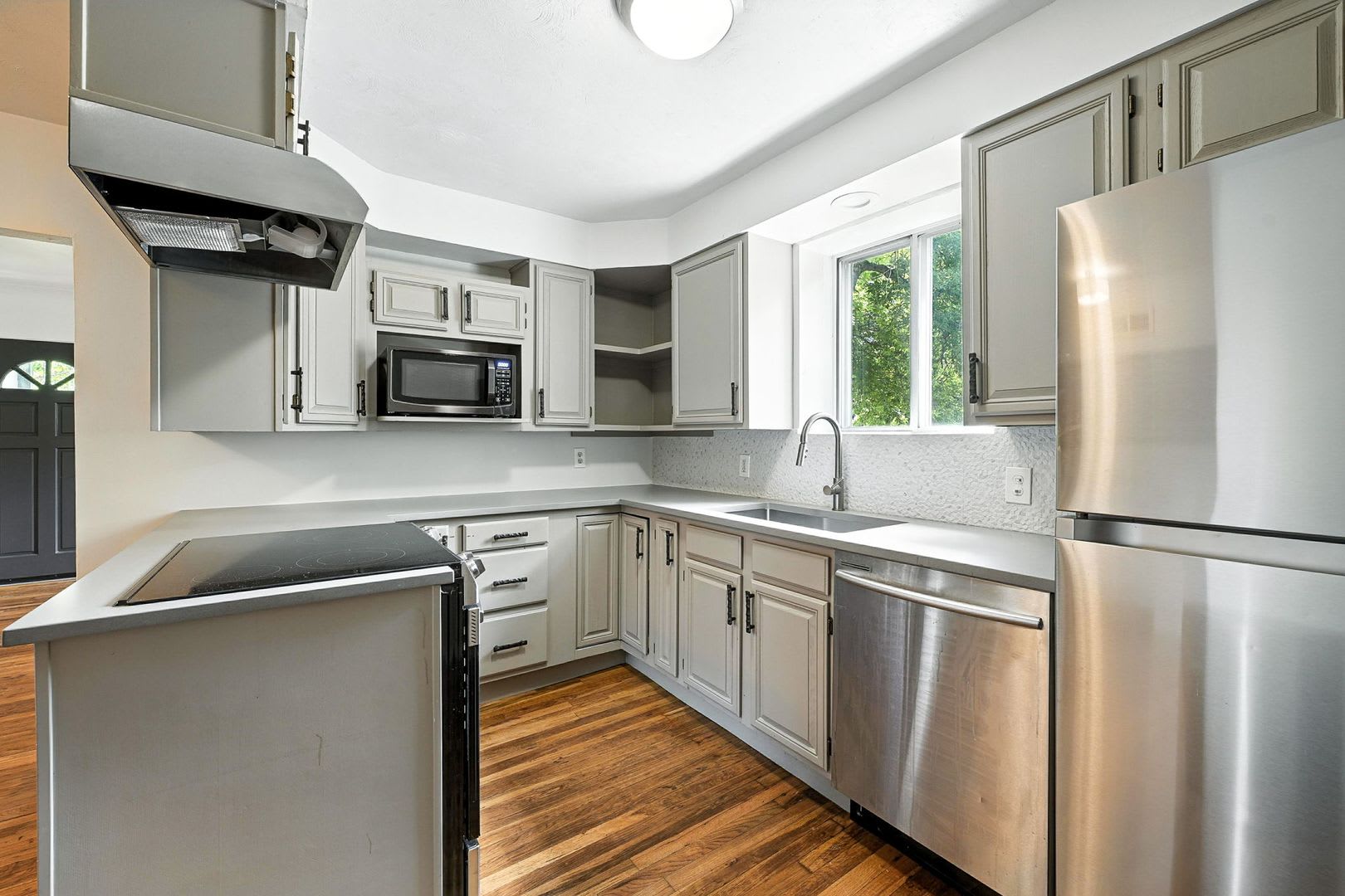 Upper Level Duplex with High walk score! Adjacent to Swedish and Craig Hospitals! – photo 5
