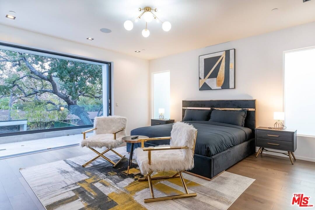 11246 Kling St – photo 2