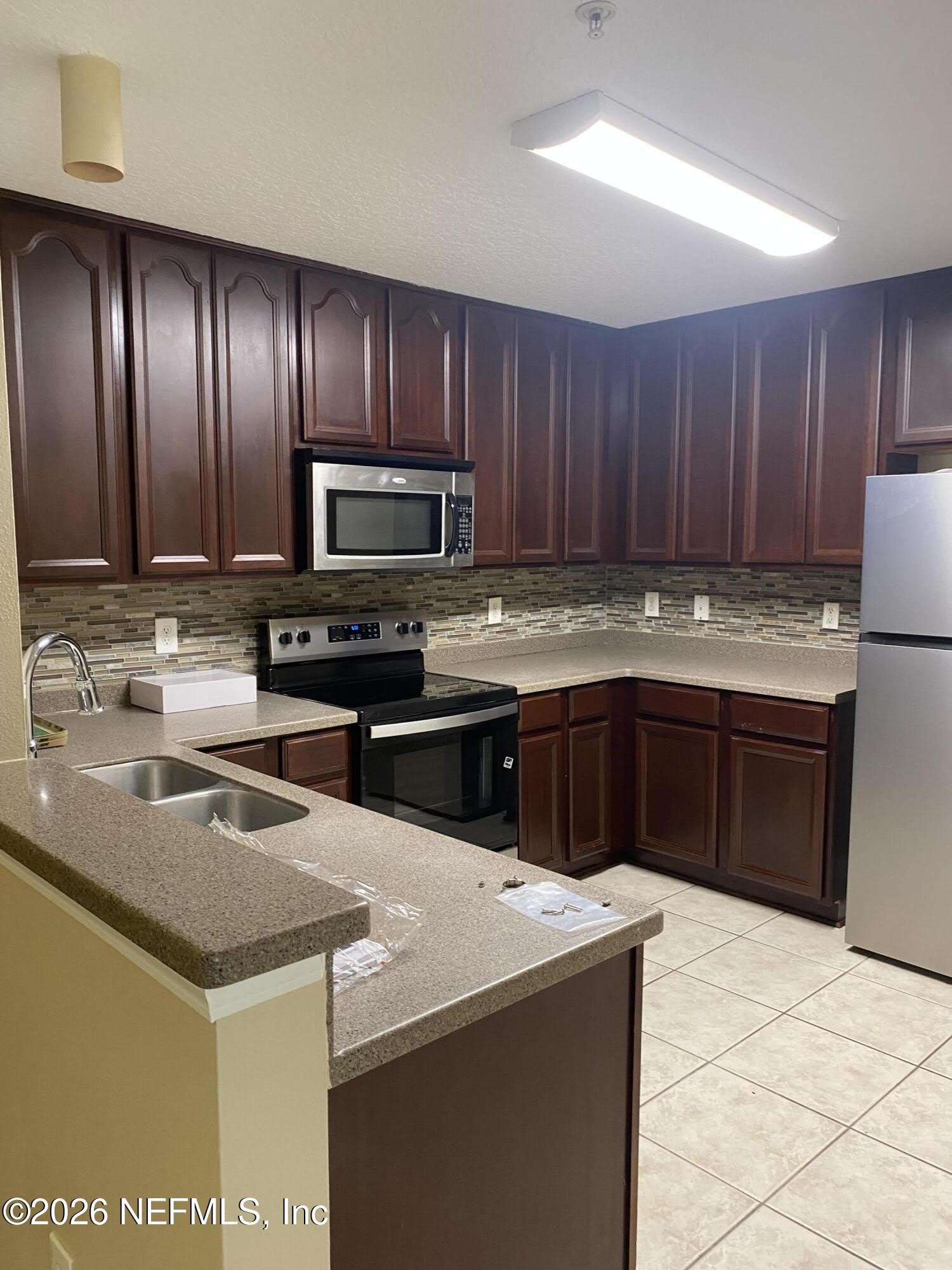 13848 HERONS LANDING Way – photo 3