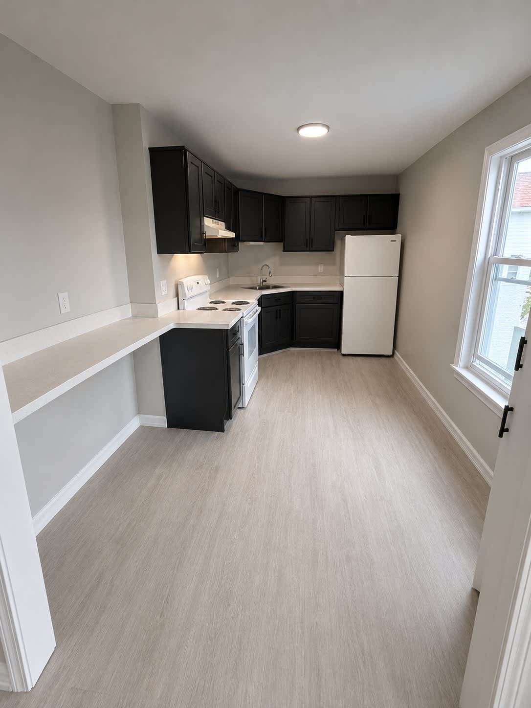 351 Montaup Street – photo 1