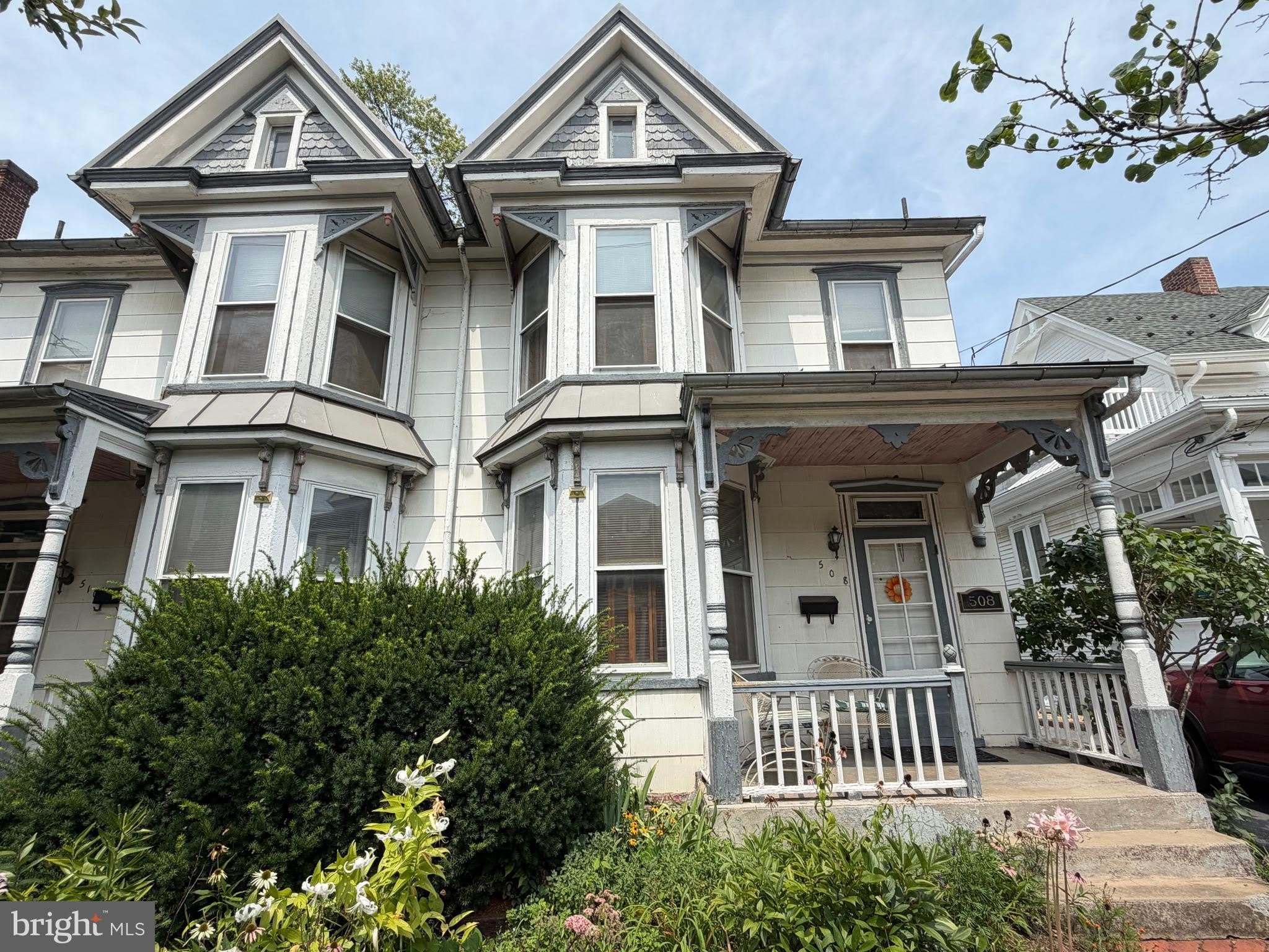 508 W BURKE Street – photo 2
