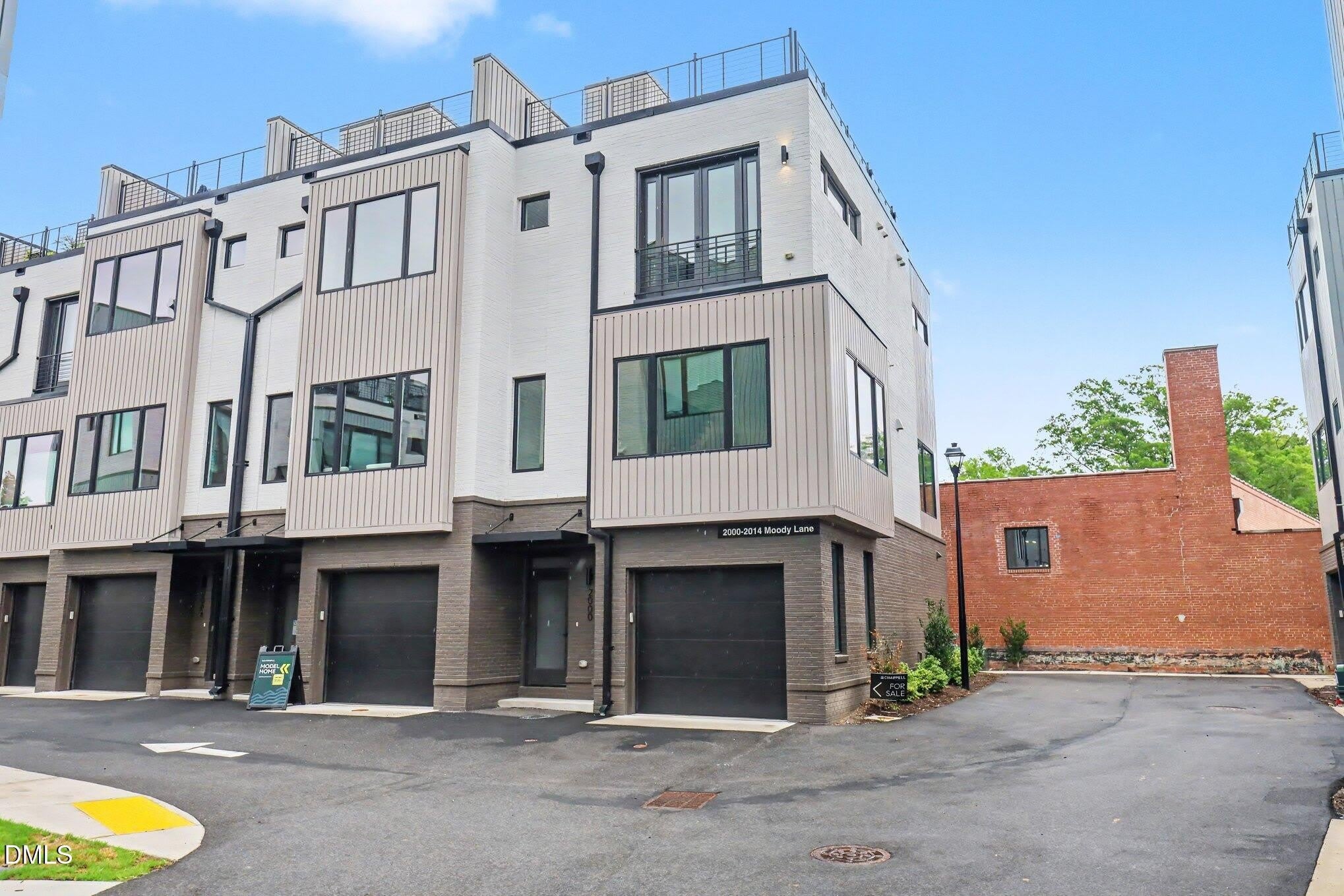 2000 Moody Lane – photo 2