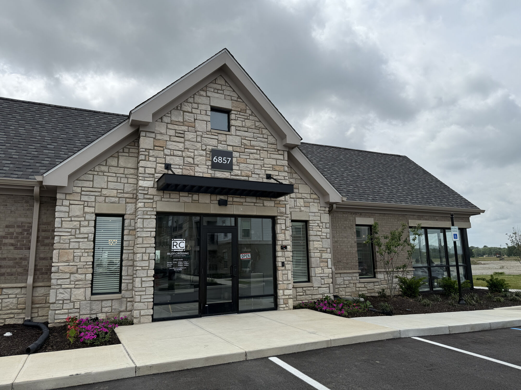 Riley Crossing at Gateway Park Apartments – photo 3
