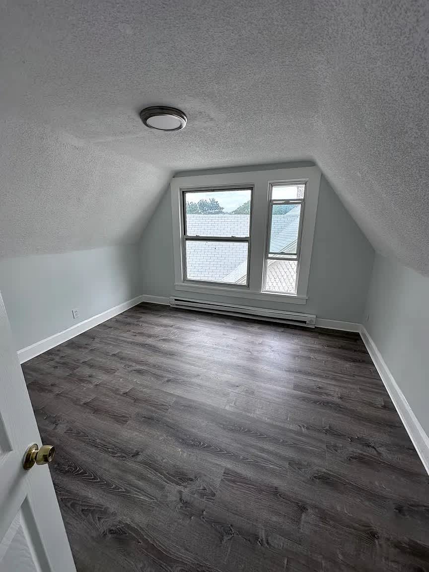 111 Laurel Hill Avenue – photo 2