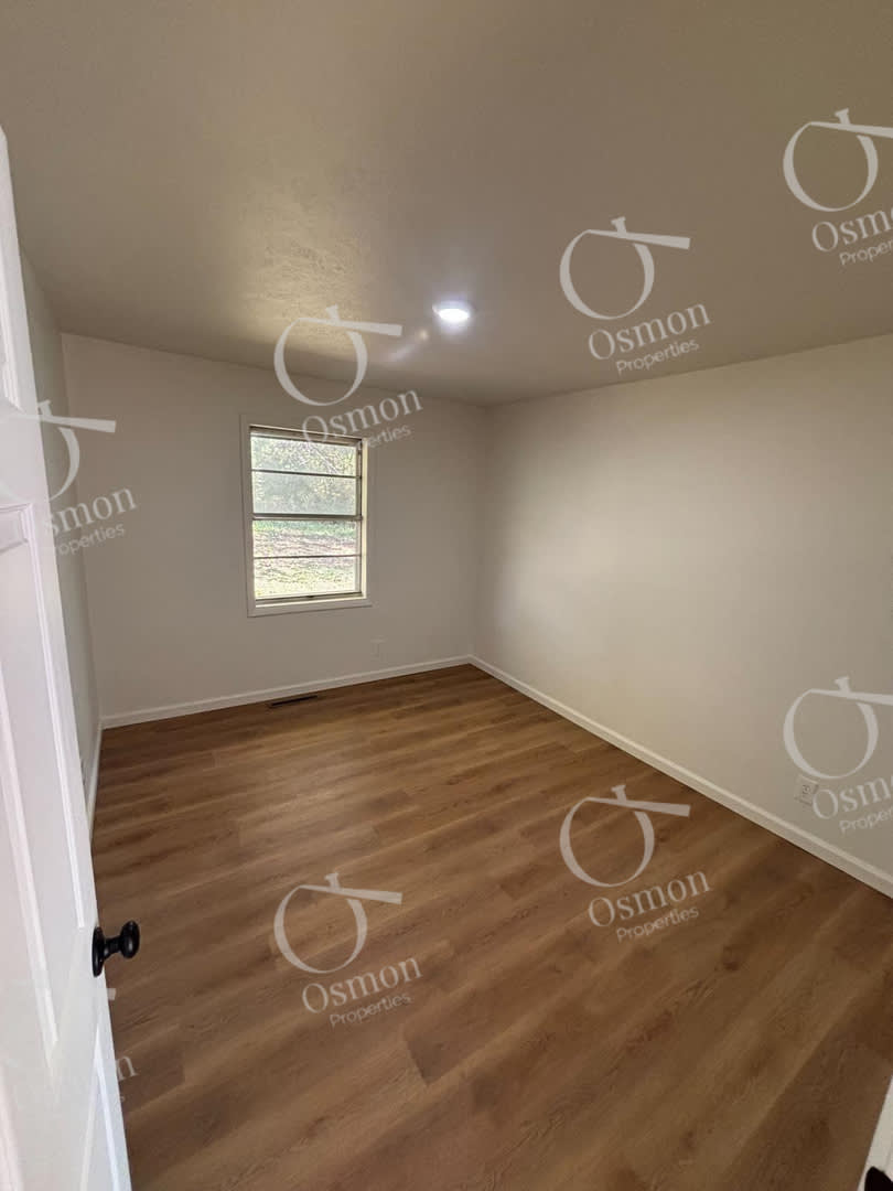 909 E 1st St – photo 2
