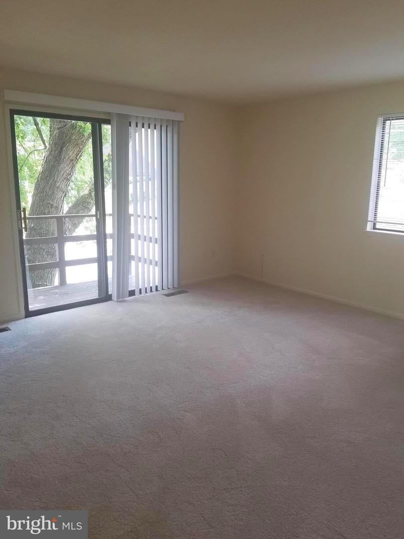 Beautiful 3BR 2.5BA Single Family Home in North Arlington – photo 4
