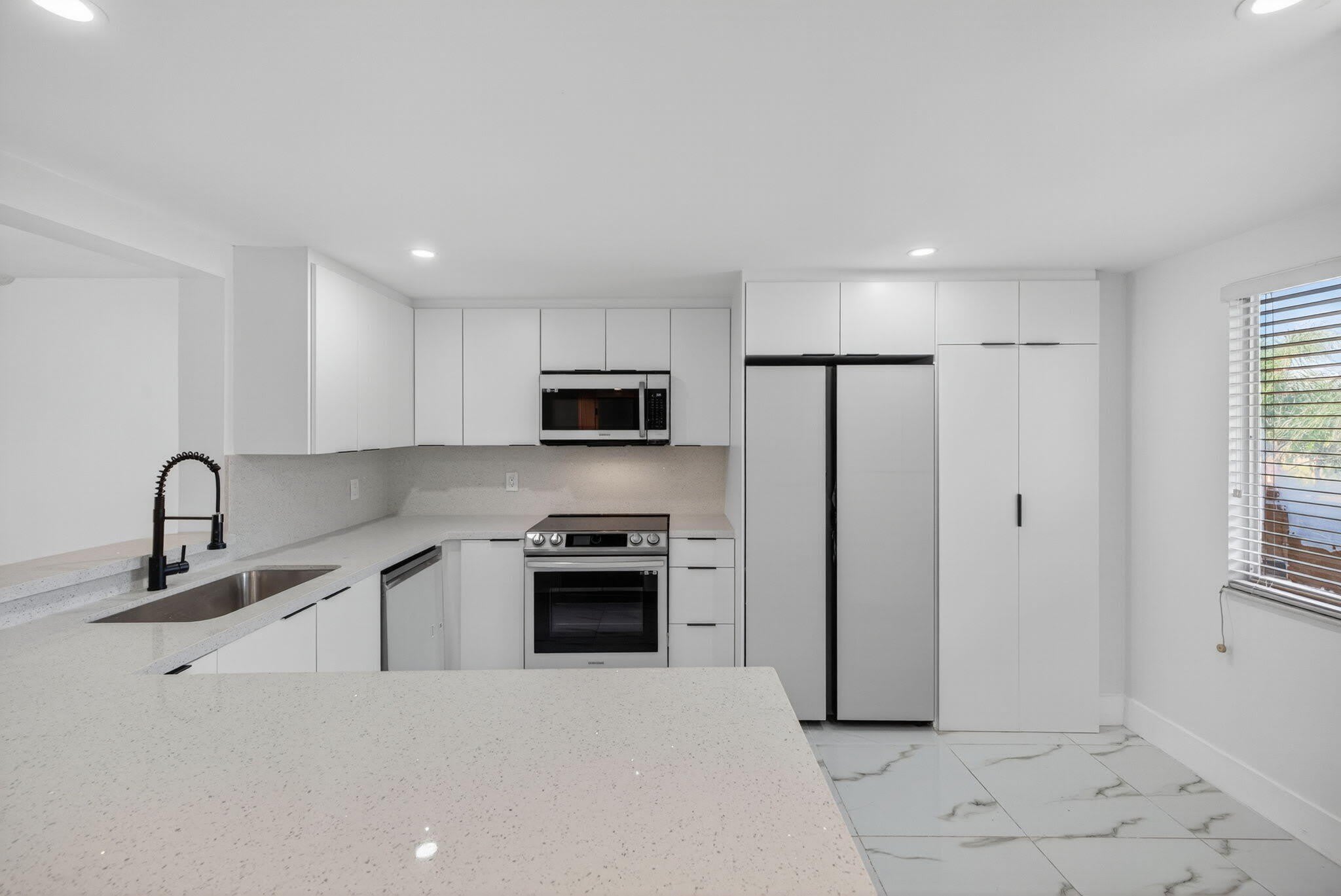 14375 Strathmore Lane – photo 3