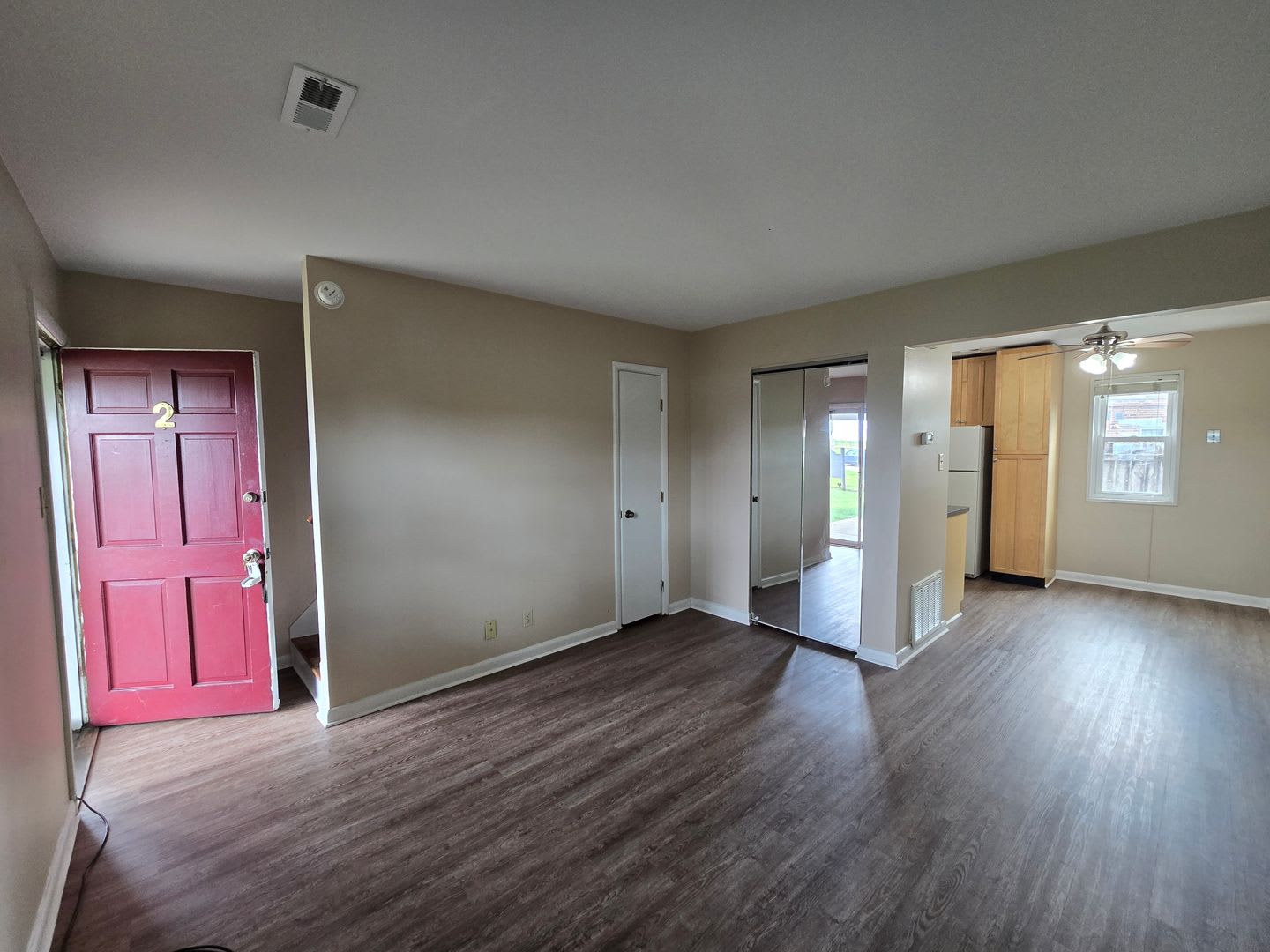 Fantastic 2 Bedrooms, 1.5 Baths, Townhouse, Close to St. Matthews and Bowman Field! – photo 5