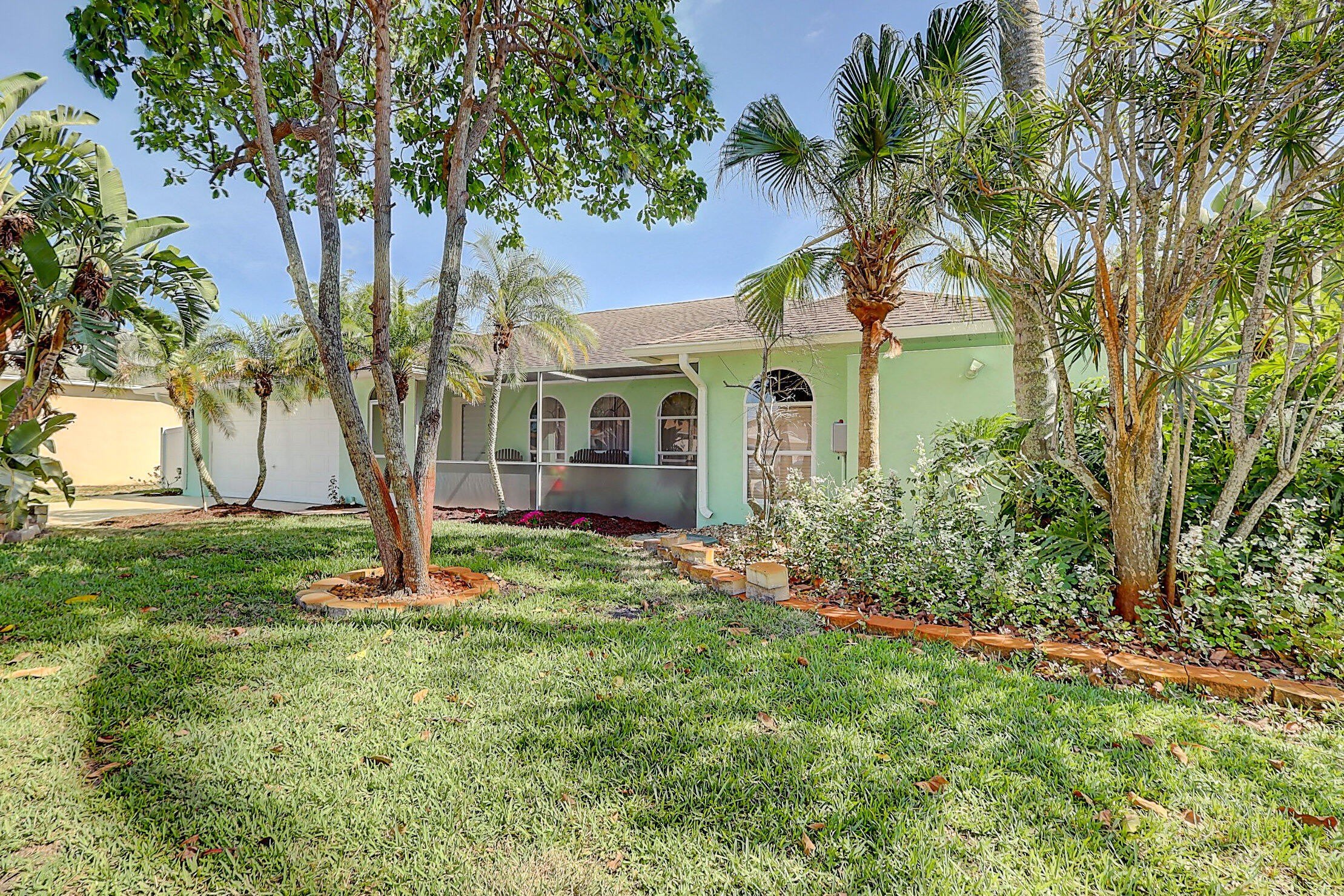 238 SW Grove Avenue – photo 2