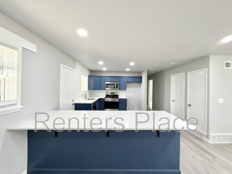 6531 E 28th St – photo 4
