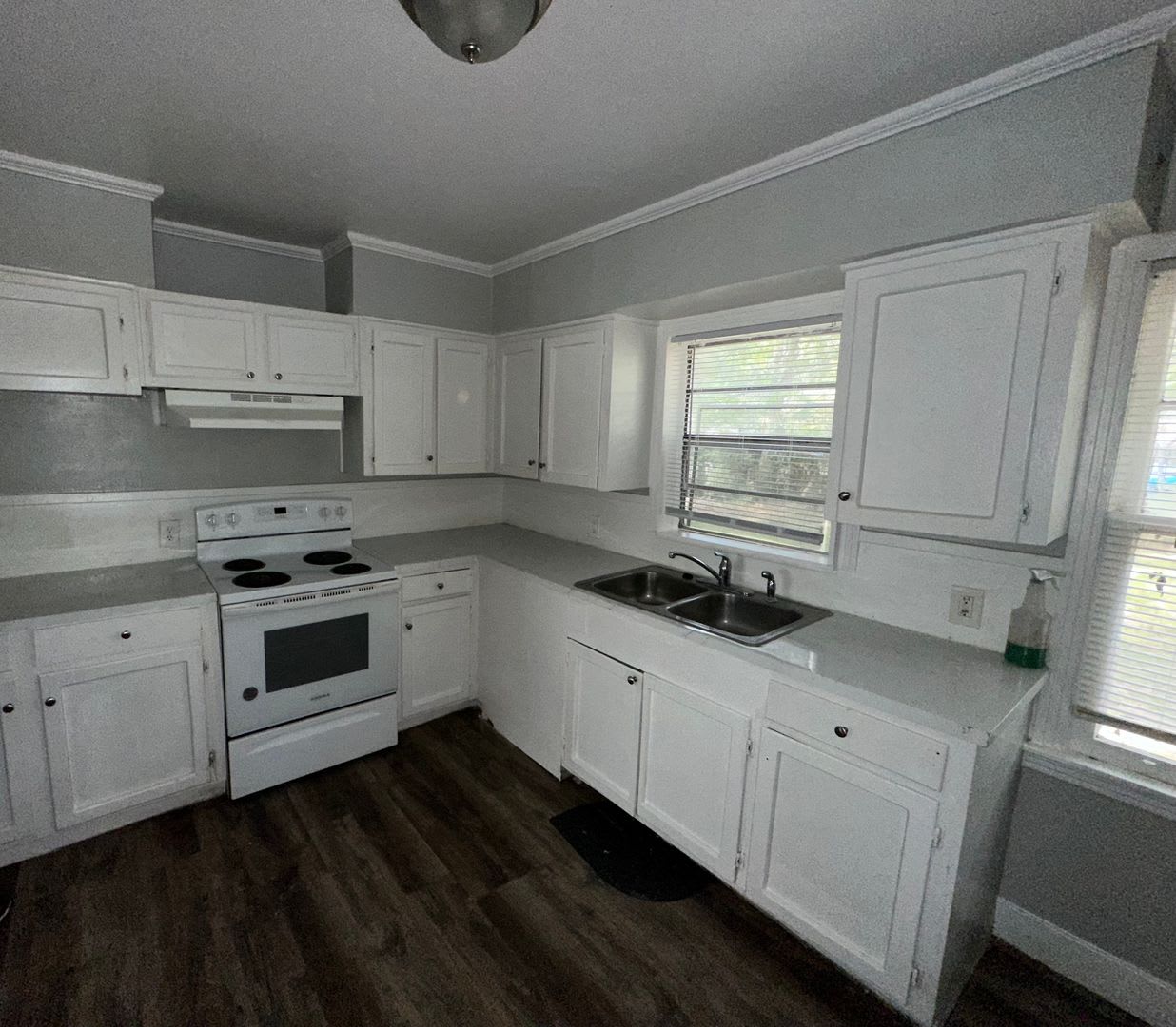 3211 CHARELSTON DR. – photo 2