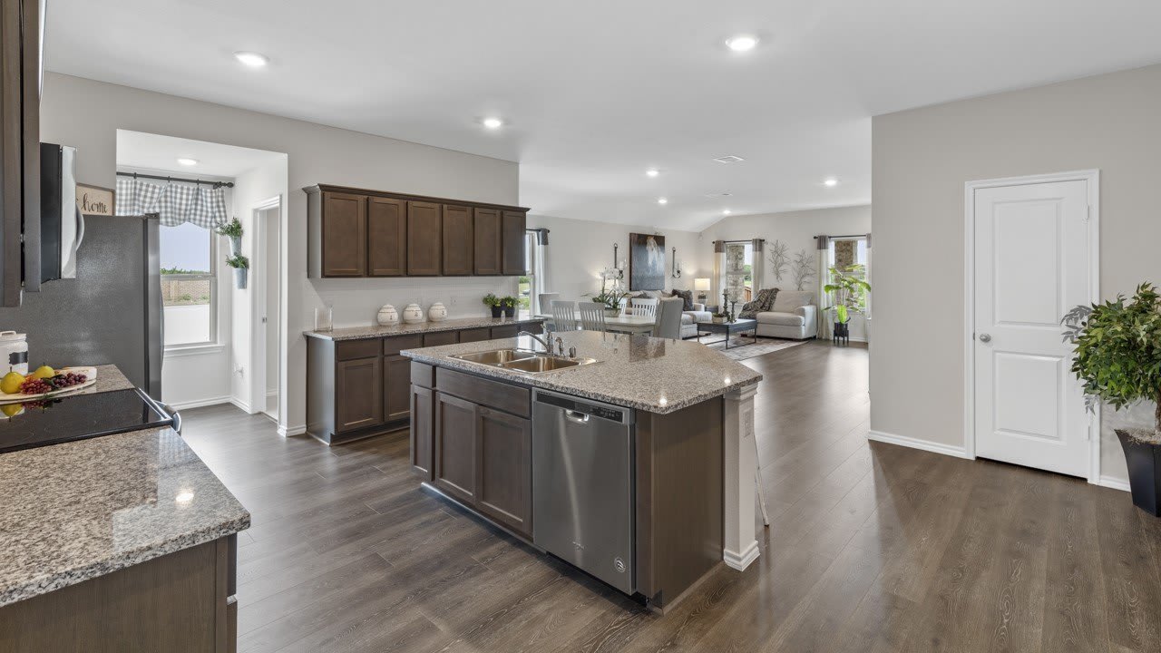 3928 Amethyst Drive – photo 4