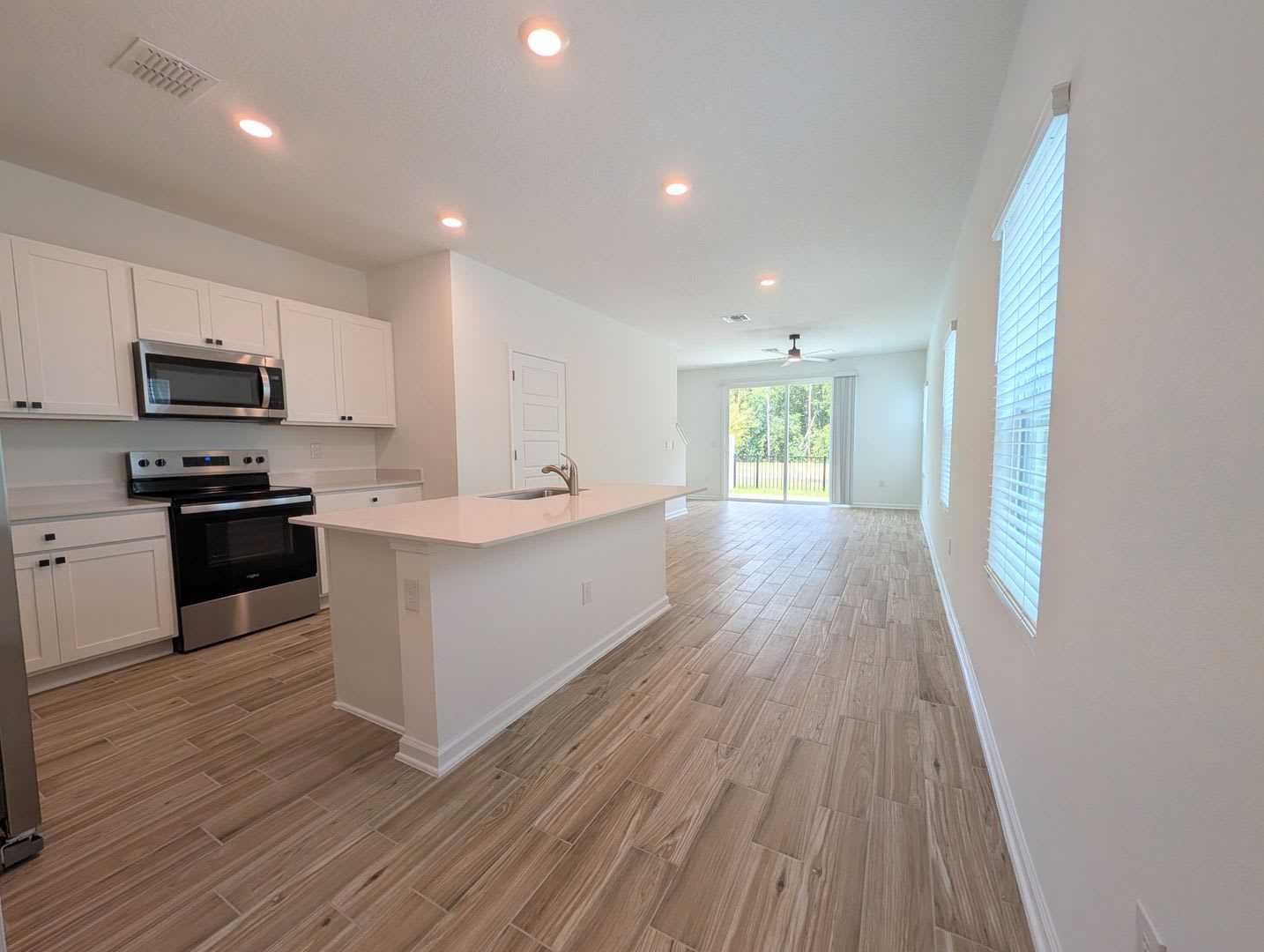 Pre Leasing New 2026 Villa Construction 3 2 5 1 With Premium Finishes In The A New Development Community Of In Hansen Creek Conveniently Located Just Off I 295 And Lem Turner – photo 4