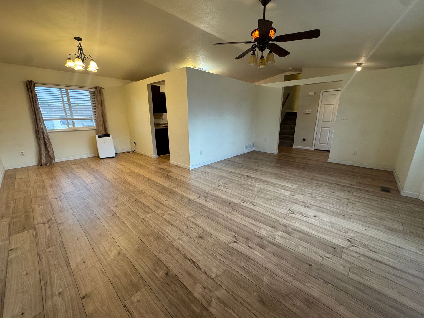 Spacious 5-Bedroom Home with Bonus Entertainment Room & Low-Maintenance Yard – photo 4