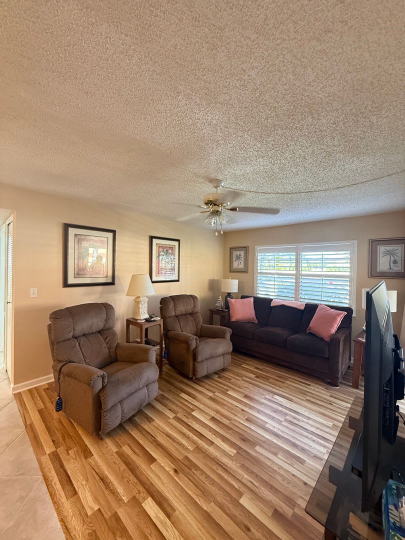1 bed 1 bath FURNISHED unit in Whiskey Creek – photo 2
